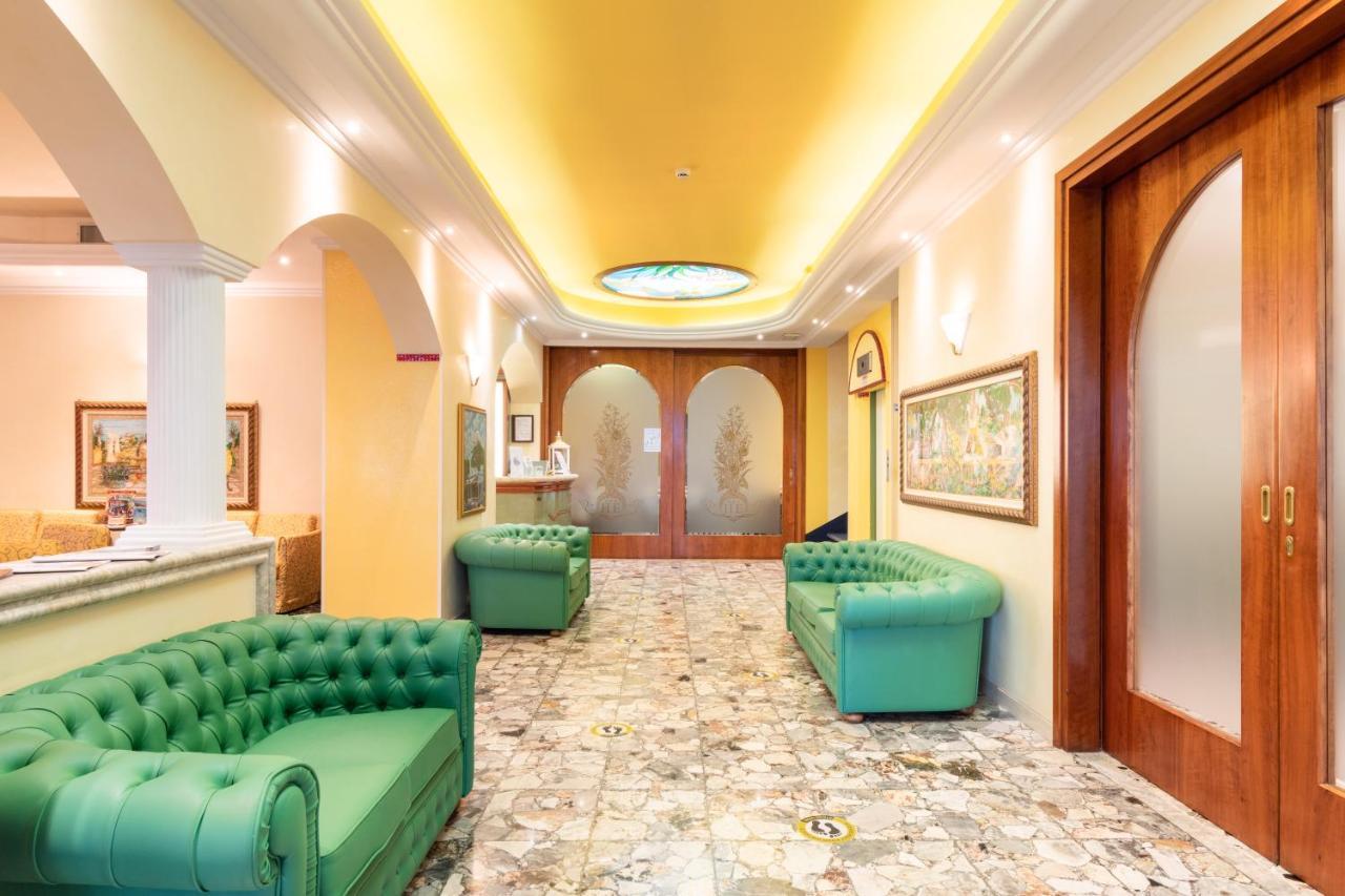 Hotel Ettoral Лидо-ди-Езоло Экстерьер фото