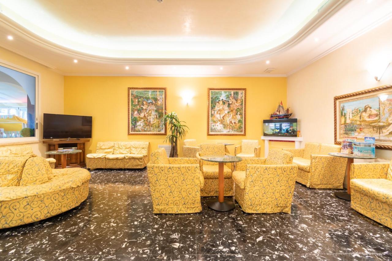 Hotel Ettoral Лидо-ди-Езоло Экстерьер фото